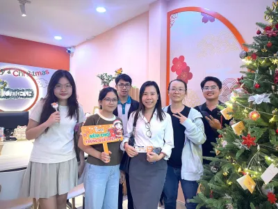 Giáng Sinh Ấm Áp Tại iChinese: Minigame Ném Bóng Rinh Quà